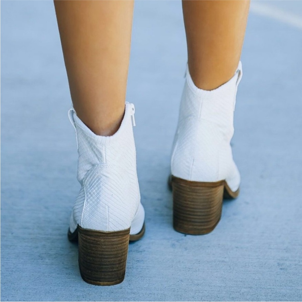 VICI Unite White bootie - Picture 4 of 10